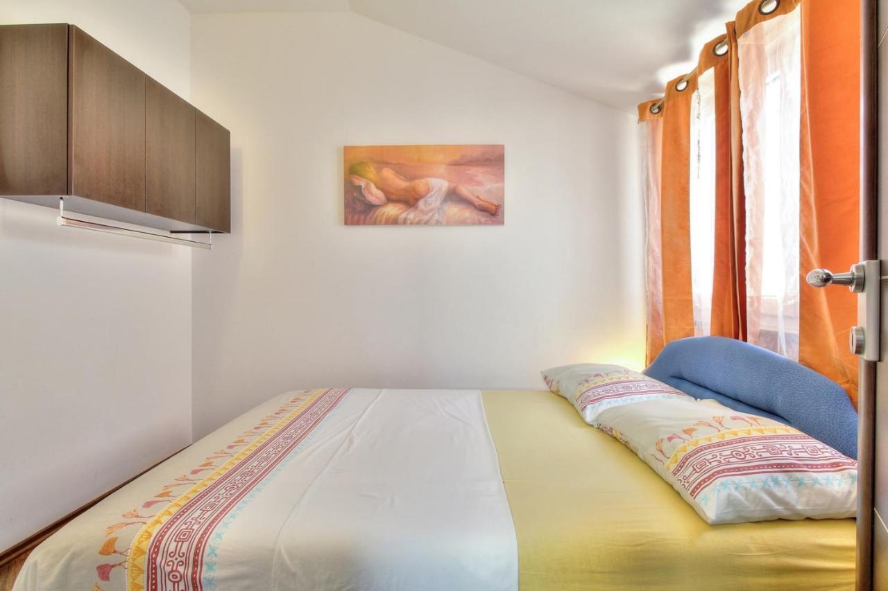 Apartments Suzy Umag Exterior photo