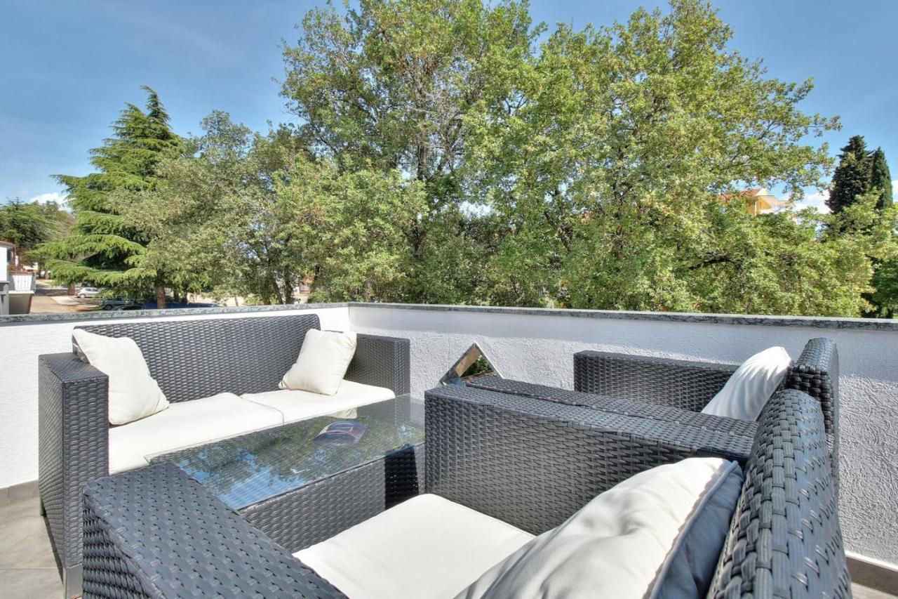 Apartments Suzy Umag Exterior photo