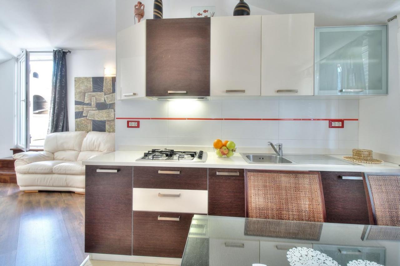 Apartments Suzy Umag Exterior photo