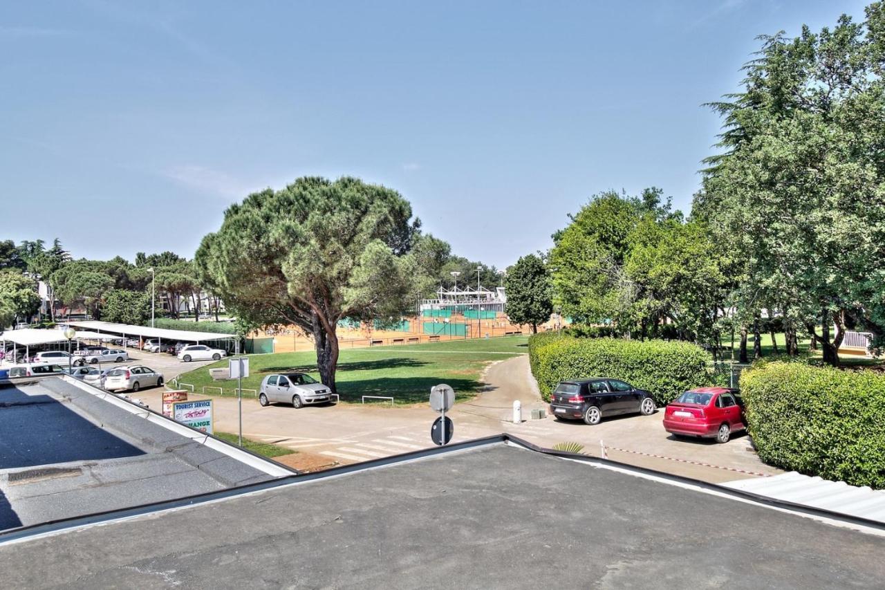 Apartments Suzy Umag Exterior photo