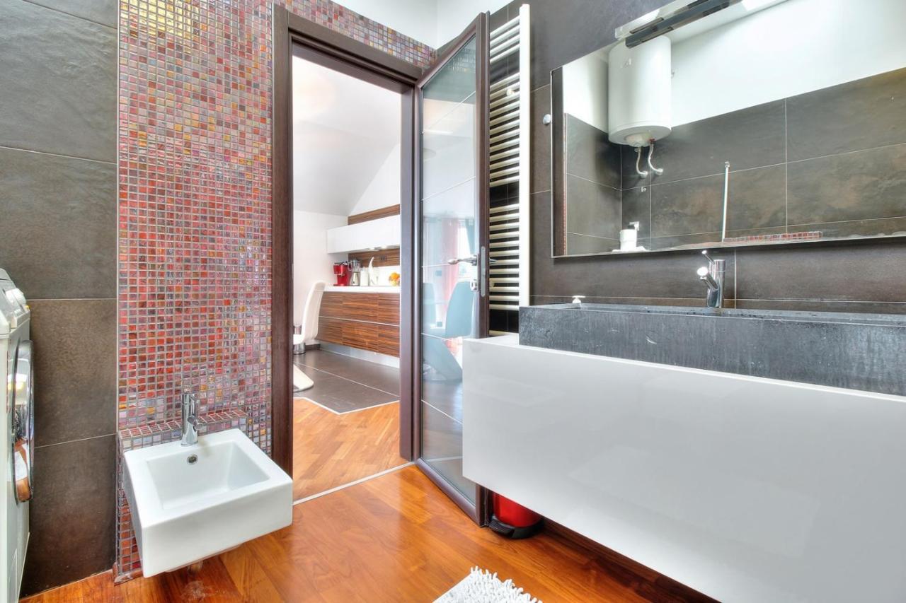 Apartments Suzy Umag Exterior photo