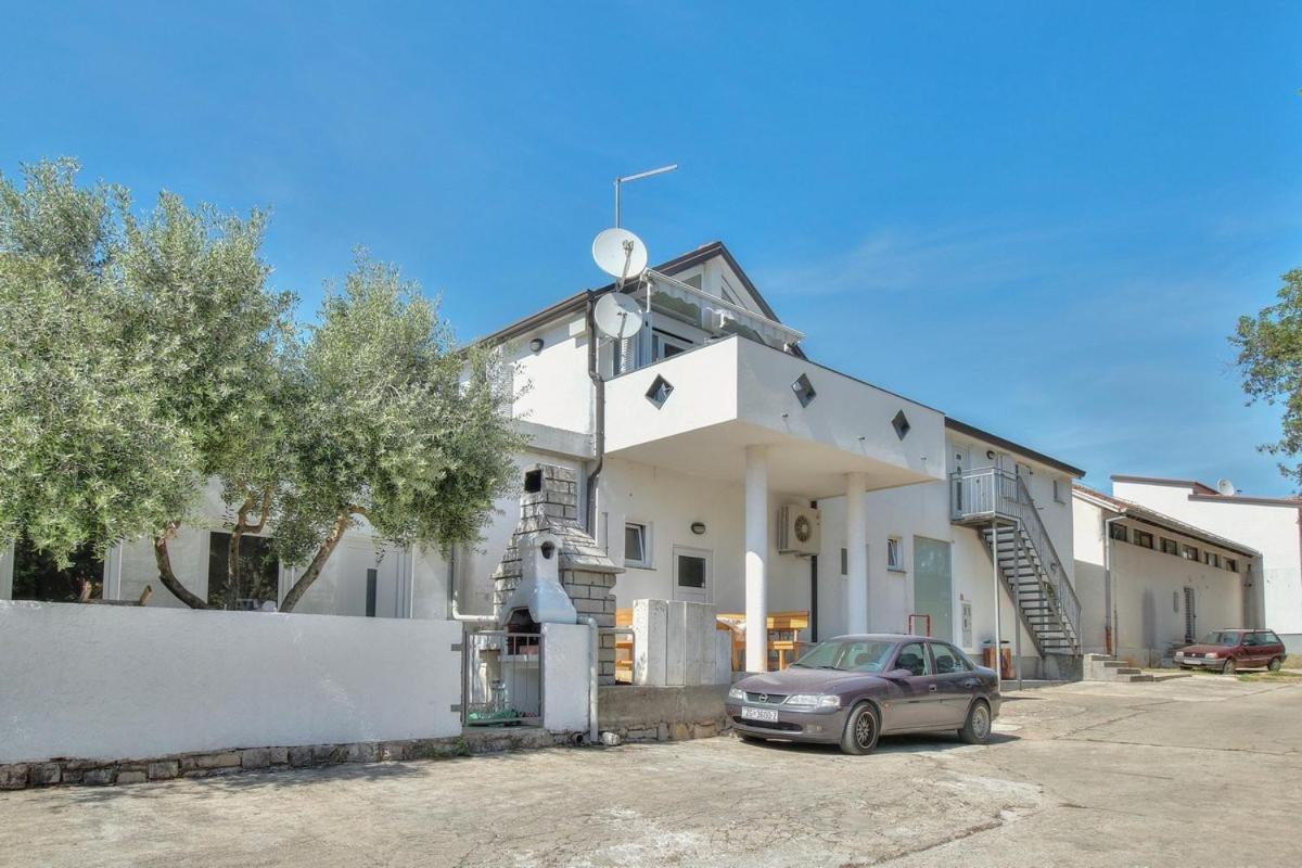 Apartments Suzy Umag Exterior photo