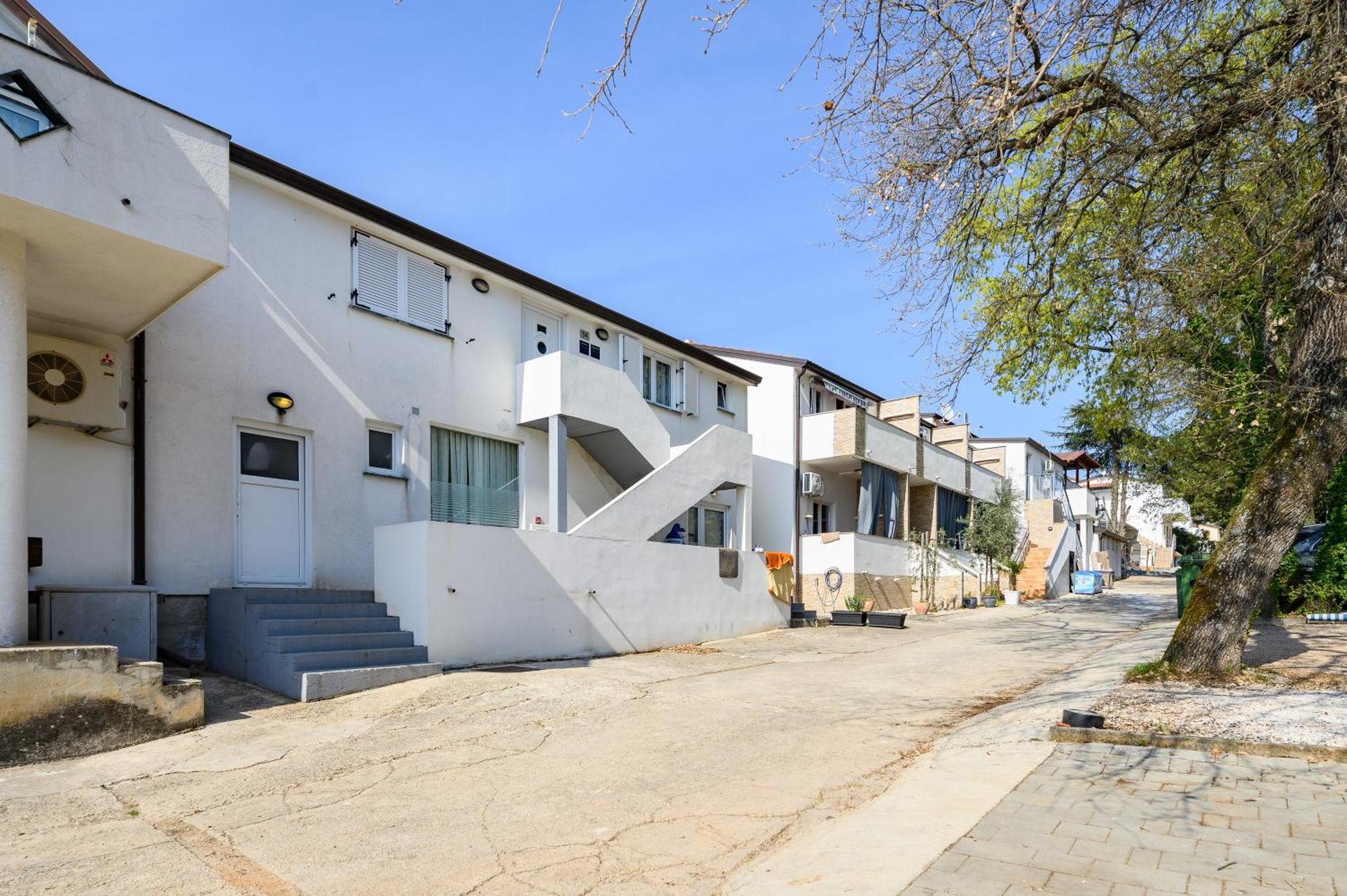 Apartments Suzy Umag Exterior photo