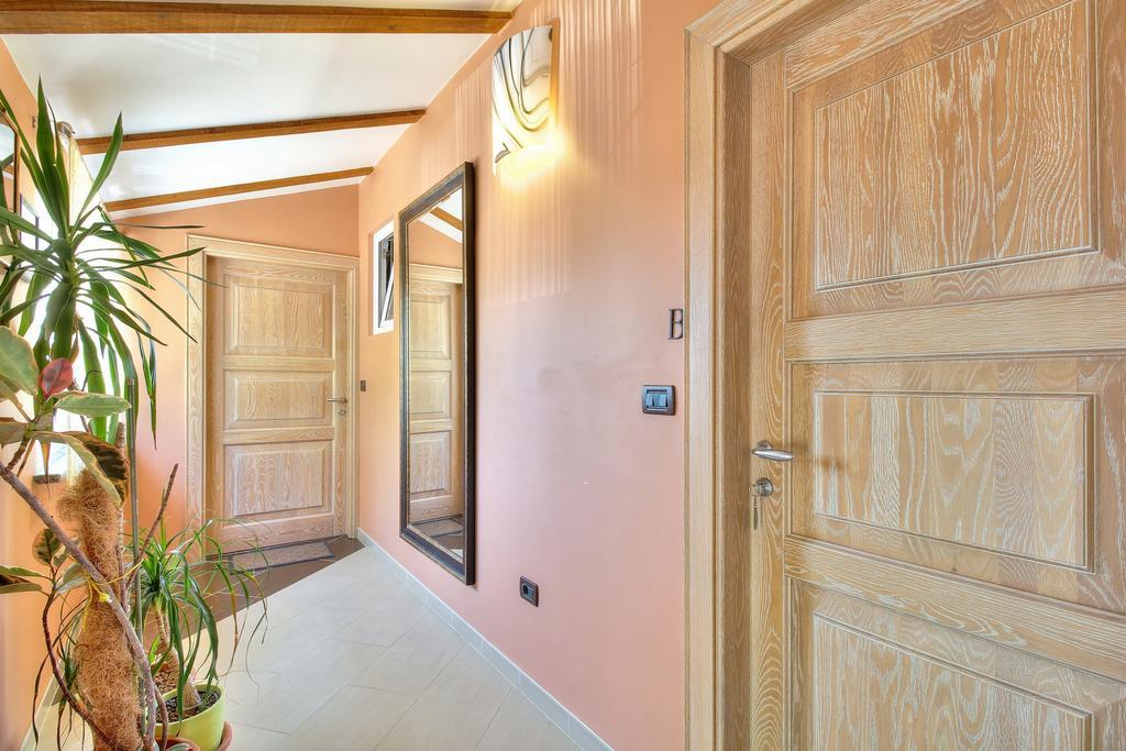 Apartments Suzy Umag Exterior photo
